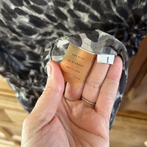 Ann Taylor Size 2 Blouse Layered Watercolor Floral Black Gray Short Sleeve Silk - Picture 14 of 14